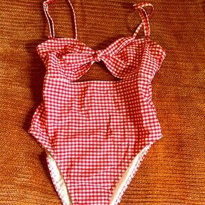 Forever 21 one piece swim brand new with liner